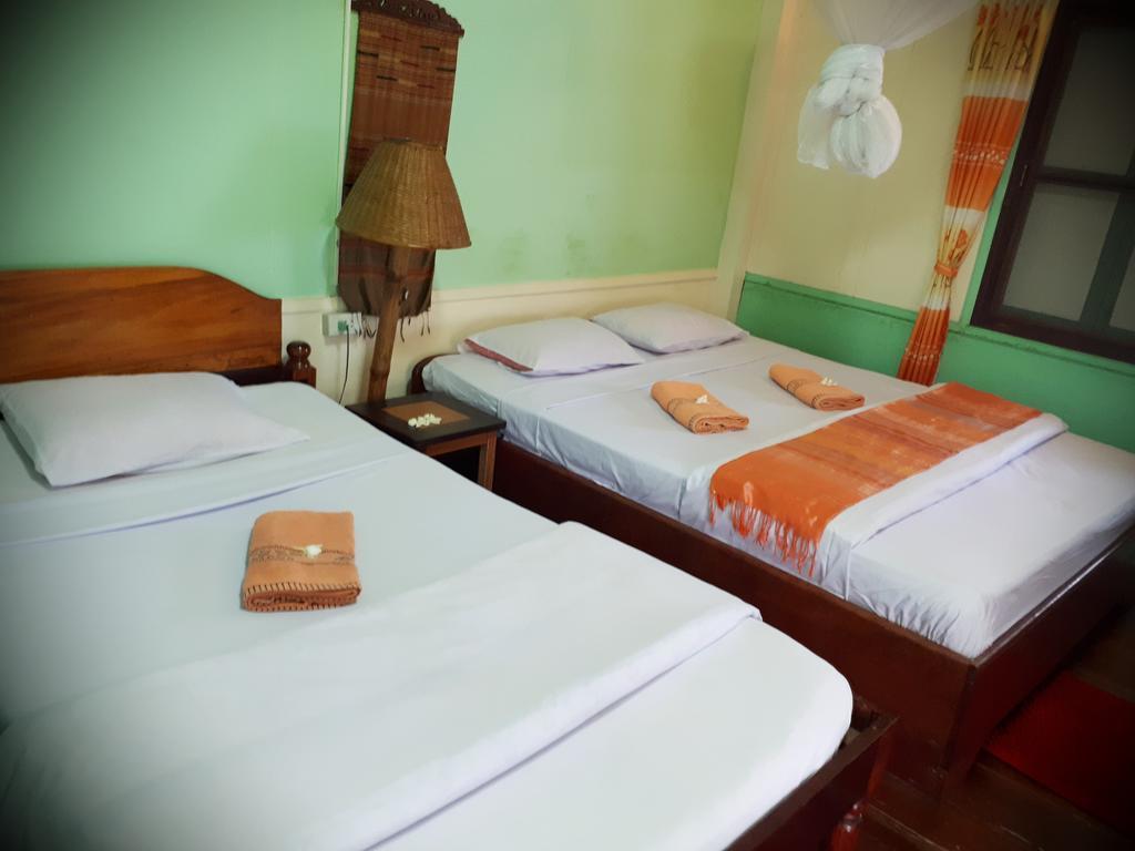Anouxa Riverview Guesthouse Champasak Exterior photo